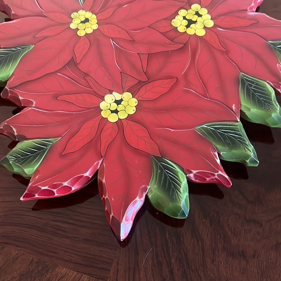 Collections Etc. Wooden Poinsettia Lazy Susan - Picture 5 of 10
